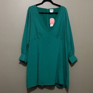 Arula Long Sleeved Green Dress